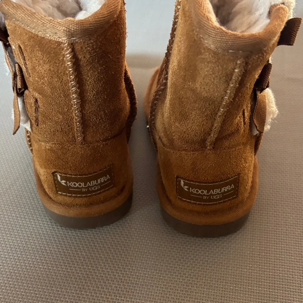Koolaburra Tan Suede shearling Boots with Bow Accent toddler 7